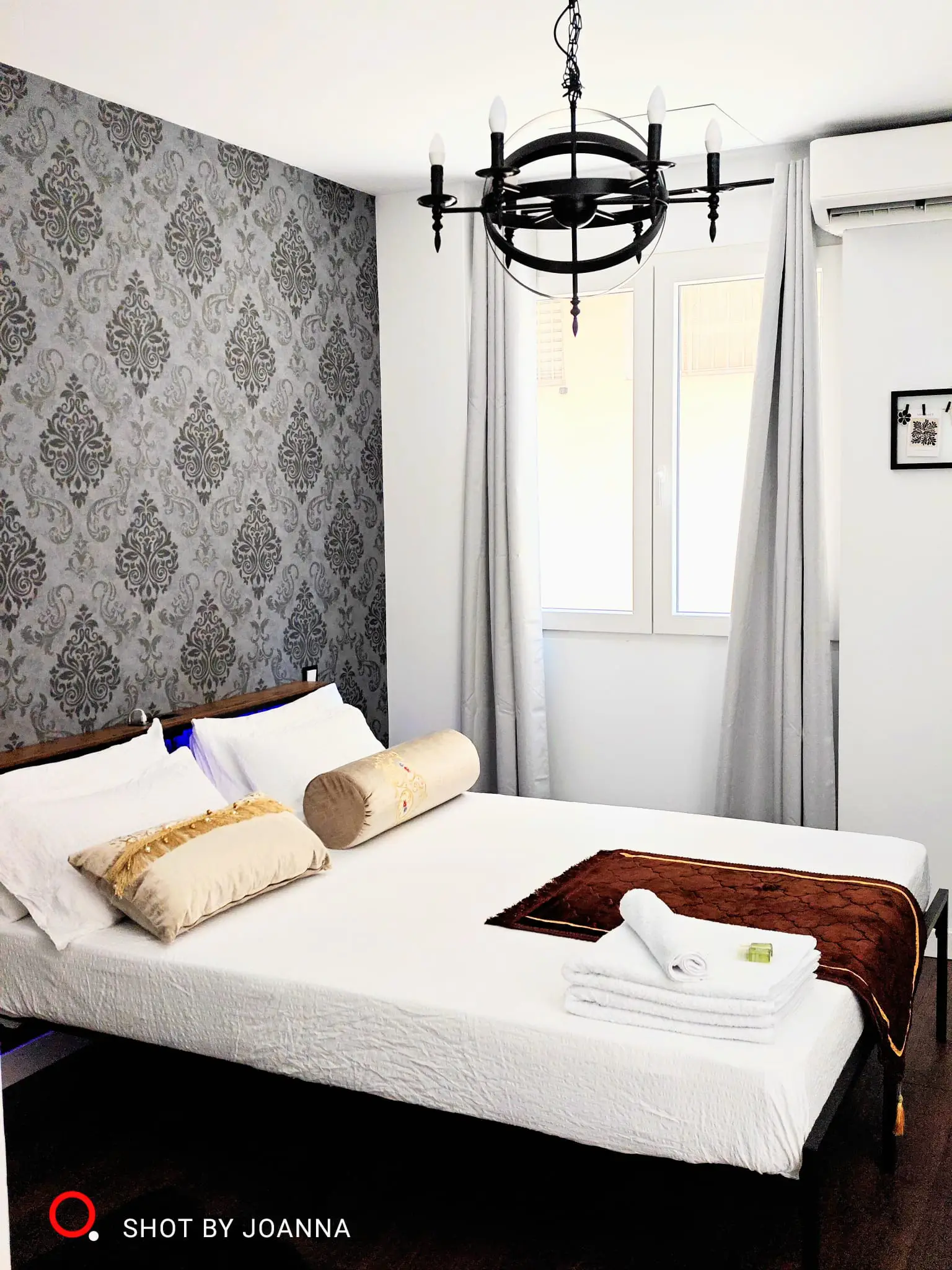 room bed cama wentana alquiler Queen's Room